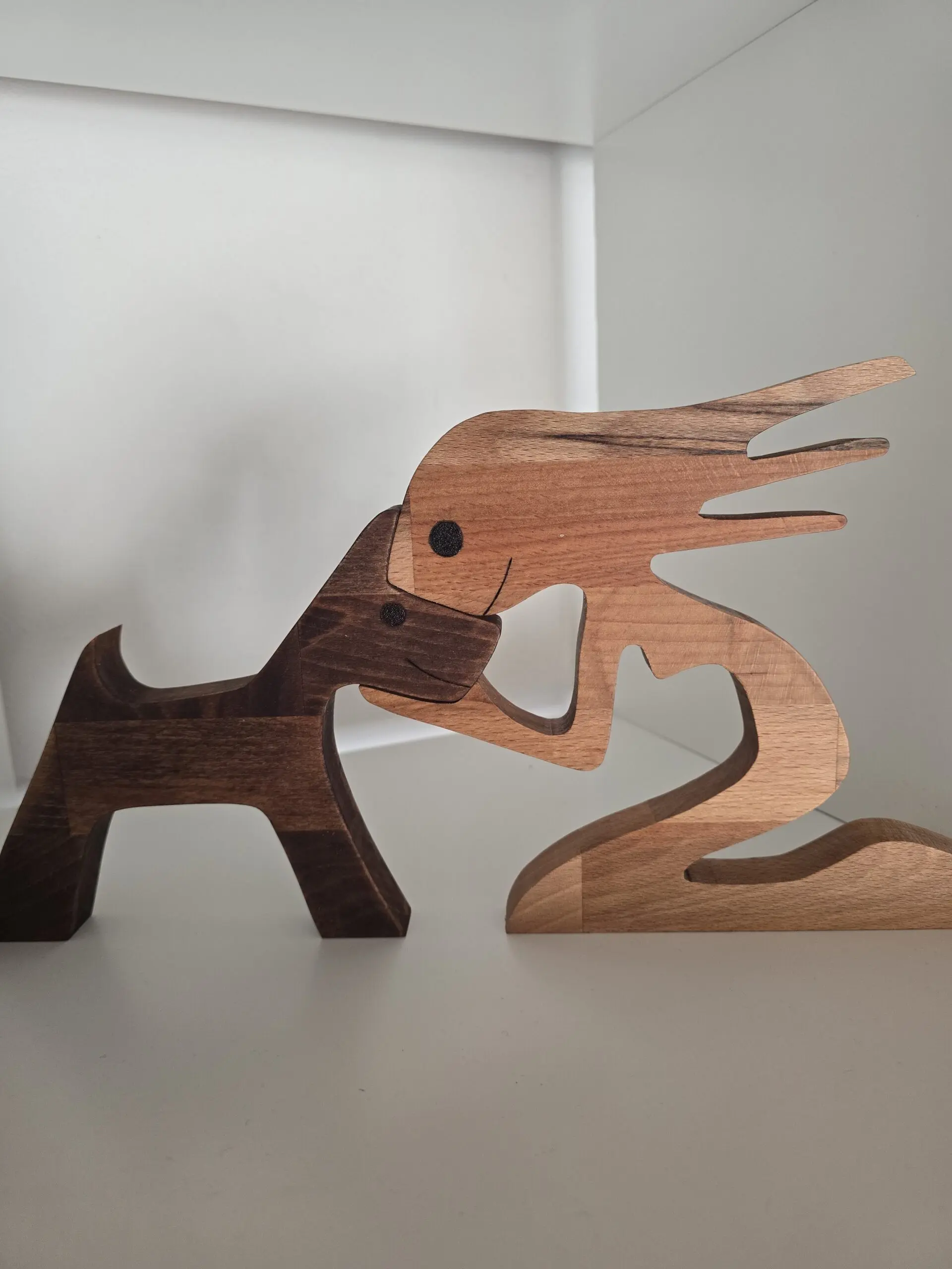 SCULTURA ARTIGIANALE IN LEGNO - L'ABBRACCIO - immagine 3