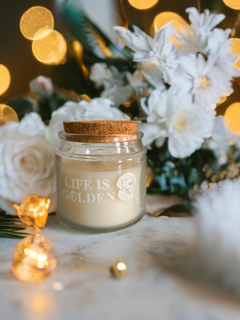 Candela in cera vegetale 'LIFE IS GOLDEN'